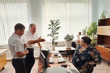 С руководителями органов МСУ встретился депутат ЗС Салим Чолоян